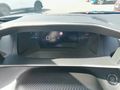 Photo 9 Peugeot 2008  Hybrid 136 e-DCS6