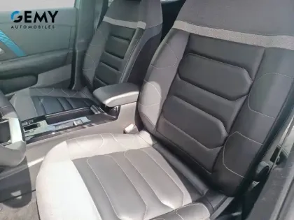 Photo 8 Citroën C4 e- 136 ch Automatique