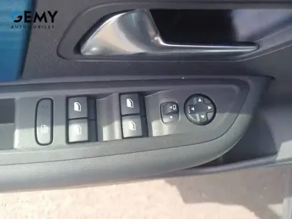 Photo 11 Citroën C4 e- 136 ch Automatique