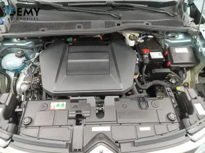 Photo 32 Citroën C4 e- 136 ch Automatique