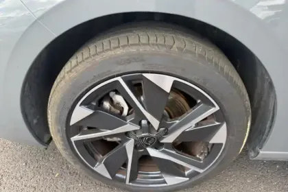 Photo 13 Peugeot 308  Hybrid 136 e-DCS6