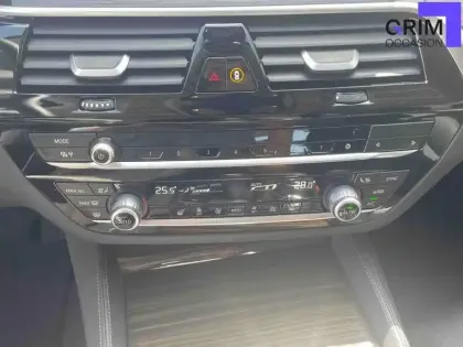 Photo 8 BMW Serie 5 Touring 520d TwinPower Turbo 190 ch BVA8