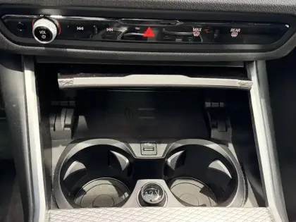 Photo 44 BMW Serie 3 318d 150 ch BVA8