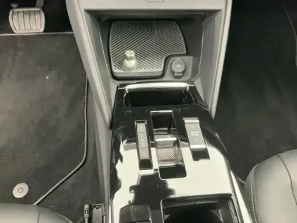 Photo 23 Citroën C4  Sté BlueHDi 130 S&S EAT8 Shine Pack