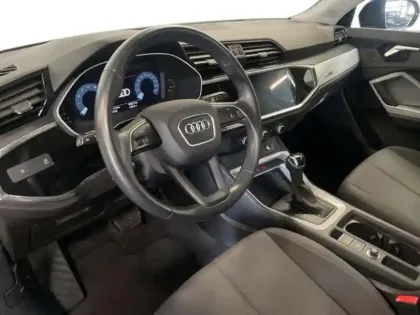 Photo 8 Audi Q3 35 TFSI 150 ch S tronic 7