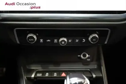 Photo 7 Audi Q3 35 TFSI 150 ch S tronic 7 S line