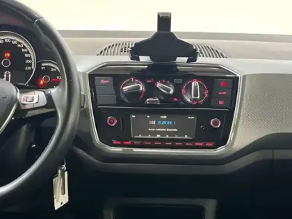 Photo 9 Volkswagen Up ! 2.0 1.0 65 BlueMotion Technology BVM5 Active