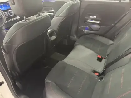 Photo 16 Mercedes GLA 180 d AMG Line