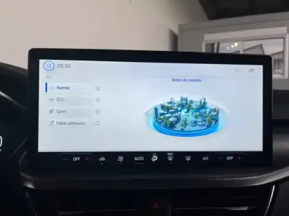 Photo 19 Ford Kuga 2.5 Duratec 180ch Hybrid FlexiFuel Titanium Business Powershift