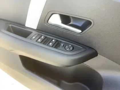 Photo 16 Citroën C4 Hybride 145 e-DCS6 Max - 5P