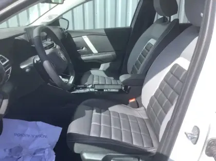 Photo 10 Citroën C4 Hybride 145 e-DCS6 Max - 5P