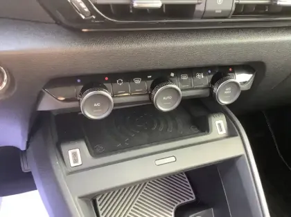 Photo 15 Citroën C4 Hybride 145 e-DCS6 Max - 5P