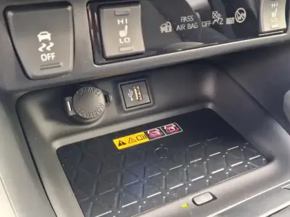 Photo 17 Toyota Rav4 Hybride 2WD 218ch Collection Access HYBRID 2