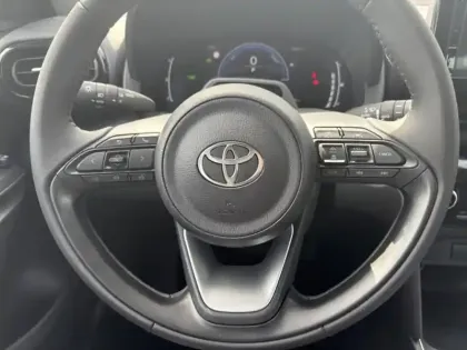 Photo 11 Toyota Yaris Hybride 1.5 HYBRID 116H DYNAMIC AUTO 2WD