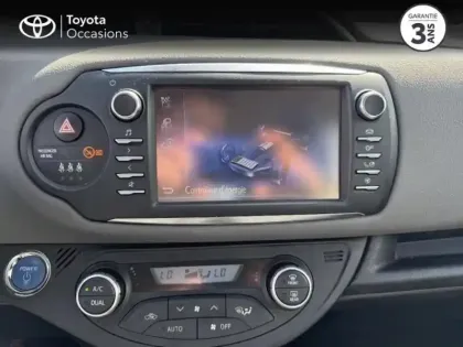 Photo 14 Toyota Yaris  100h France 5p