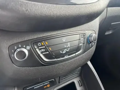 Photo 14 Ford Tourneo Courier  1.0E 100ch Titanium