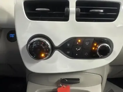 Photo 11 Renault Zoé Zoe Life charge normale R75 Location Batterie