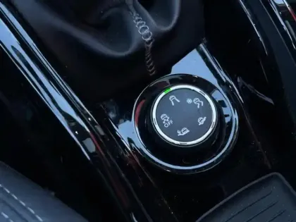 Photo 12 Peugeot 2008  1.2 Essence 110ch Crossway S&S