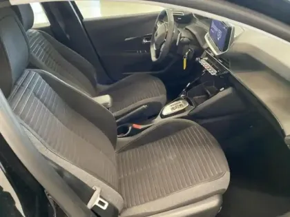 Photo 12 Peugeot 208  Business R 1.2 Hybrid 100ch e-DCS6