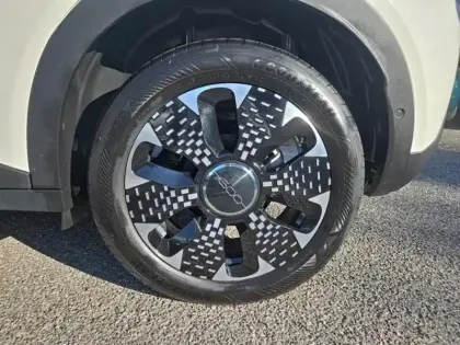 Photo 10 Fiat 600  1.2 Hybrid 100ch La Prima DCT6