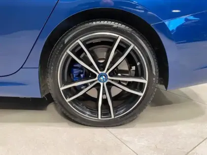 Photo 8 BMW Serie 3 Série 3 Touring 330eA xDrive 292ch M Sport