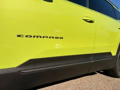 Photo 9 Jeep Compass  1.2 Turbo T3 145ch e-Hybrid First Edition BVR6