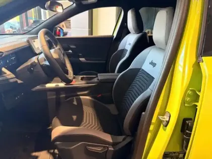 Photo 10 Jeep Compass  1.2 Turbo T3 145ch e-Hybrid First Edition BVR6