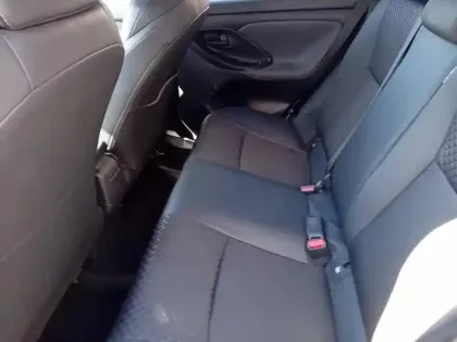 Photo 10 Toyota Yaris  116h Collection 5p