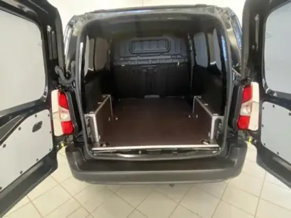 Photo 6 Peugeot Partner  M Diesel 130ch automatique Pack Premium Connect