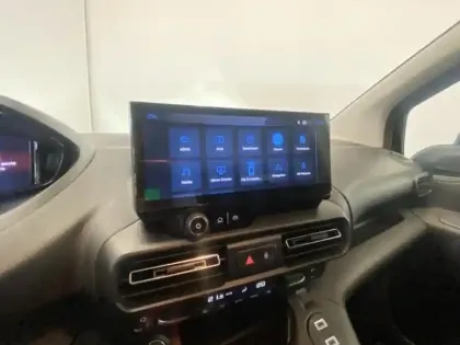 Photo 10 Peugeot Partner  M Diesel 130ch automatique Pack Premium Connect