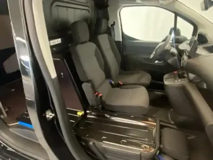 Photo 7 Peugeot Partner  M Diesel 130ch automatique Pack Premium Connect