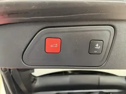 Photo 11 Peugeot 3008  Plug-in Hybrid 225ch Allure Pack e-EAT8