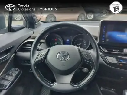 Photo 8 Toyota C-HR  122h Distinctive 2WD E-CVT