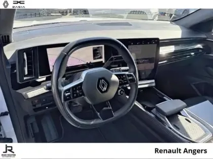 Photo 14 Renault Austral  1.2 E-Tech full hybrid 200ch Iconic- 23