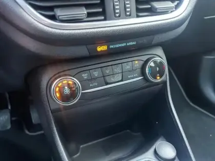 Photo 14 Ford Fiesta  1.0 EcoBoost Hybrid 125ch Titanium Business 5p