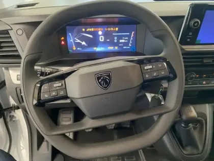 Photo 12 Peugeot Expert  Fg M 2.2 Diesel 150ch Pack Premium Connect