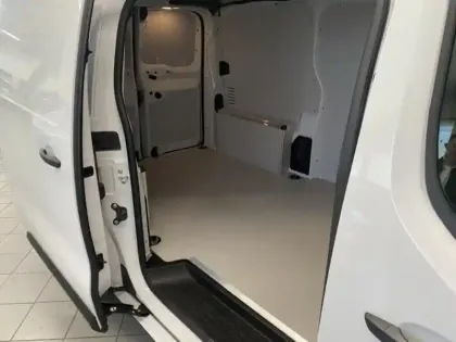 Photo 7 Peugeot Expert  Fg M 2.2 Diesel 150ch Pack Premium Connect