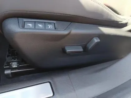 Photo 12 Alfa Romeo Junior  1.2 Ibrida 145ch Premium e-DCT6