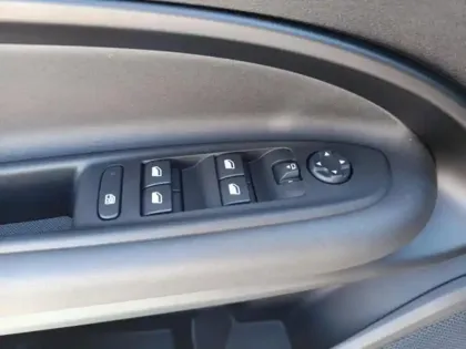 Photo 11 Alfa Romeo Junior  1.2 Ibrida 145ch Premium e-DCT6