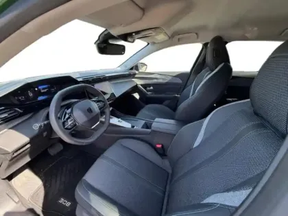 Photo 9 Peugeot 308  1.2 PureTech 130ch S&S Active Pack EAT8