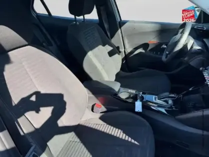 Photo 19 Peugeot 2008  e- 136ch Active