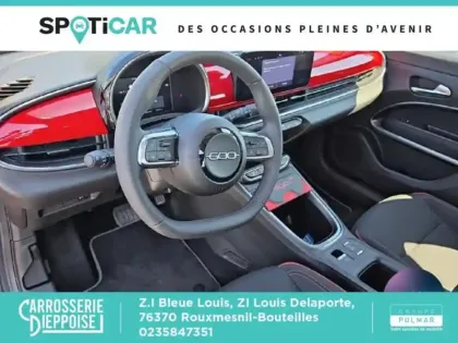 Photo 26 Fiat 600  e 156ch 54kWh Red