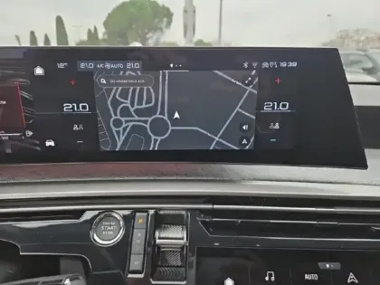 Photo 13 Peugeot 3008  1.2 Hybrid 136ch Allure e-DCS6