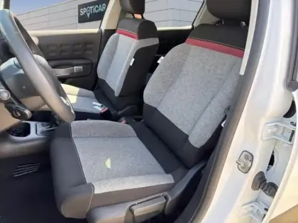 Photo 8 Citroën C3  1.2 PureTech 110ch S&S C-Series 120-121g