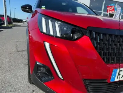 Photo 12 Peugeot 2008  1.5 BlueHDi 130ch S&S GT EAT8 125g