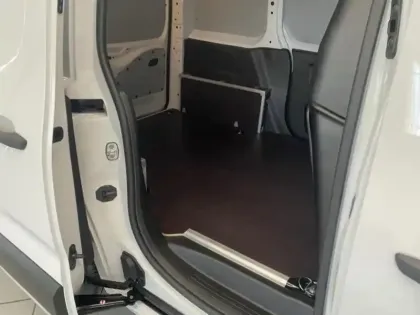 Photo 8 Peugeot Partner  M Diesel 130ch automatique Pack Premium Connect