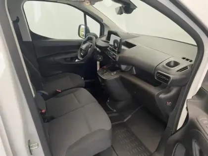 Photo 10 Peugeot Partner  M Diesel 130ch automatique Pack Premium Connect