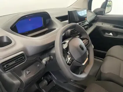 Photo 14 Peugeot Partner  M Diesel 130ch automatique Pack Premium Connect