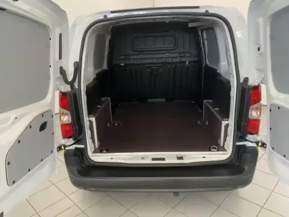 Photo 7 Peugeot Partner  M Diesel 130ch automatique Pack Premium Connect