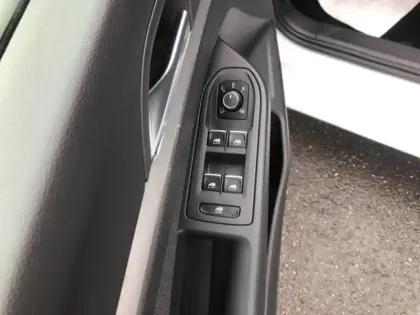 Photo 14 Volkswagen Golf  1.0 TSI OPF 110ch Life Plus